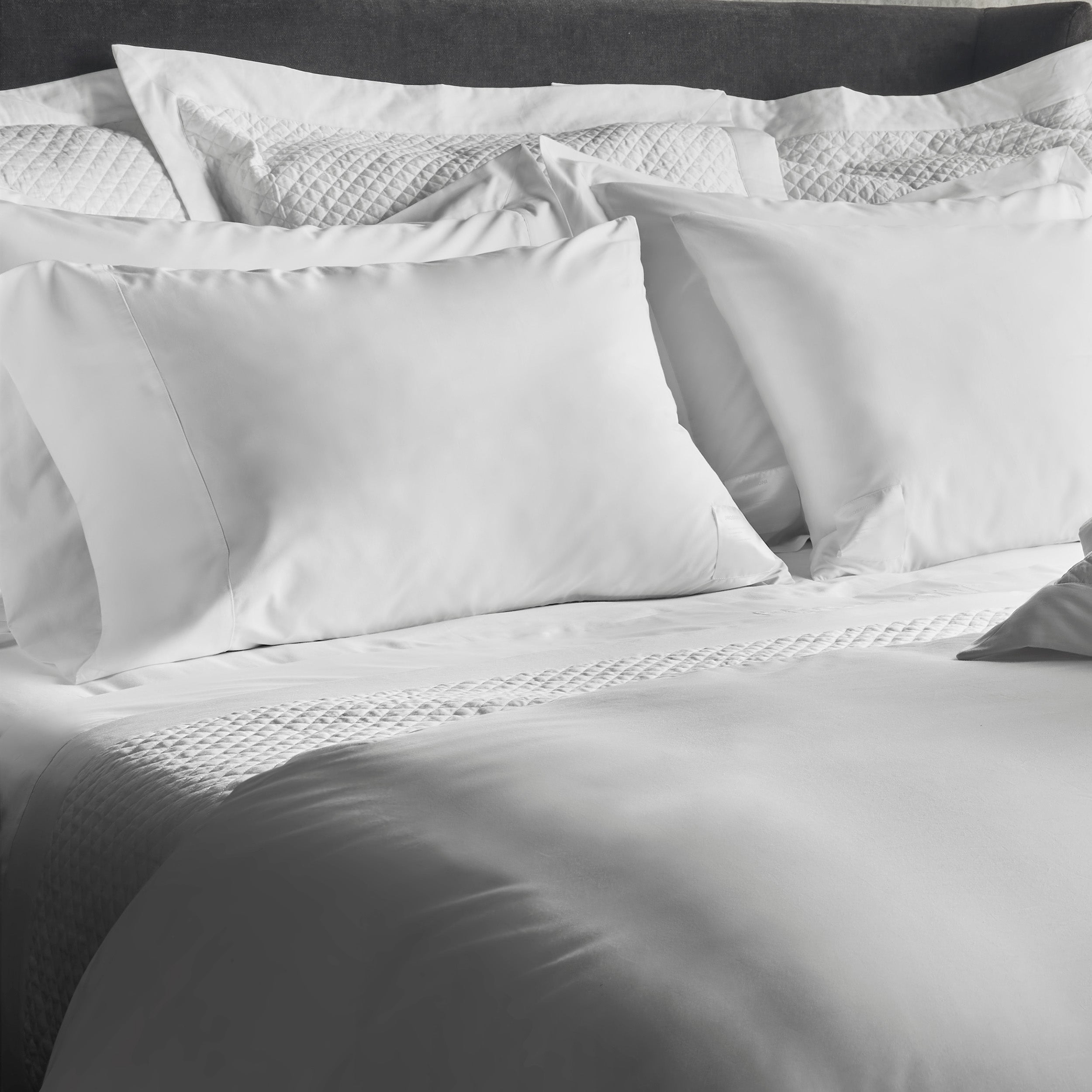 Boutique Hotel Sateen / Twin / PROSSIONI® White, Boutique Hotel Sateen / Twin XL / PROSSIONI® White, Boutique Hotel Sateen / Full / PROSSIONI® White, Boutique Hotel Sateen / Queen / PROSSIONI® White, Boutique Hotel Sateen / King / PROSSIONI® White, Boutique Hotel Sateen / Cal King / PROSSIONI® White, Boutique Hotel Sateen / Split King / PROSSIONI® White, Boutique Hotel Sateen / King w/st pillowcases / PROSSIONI® White