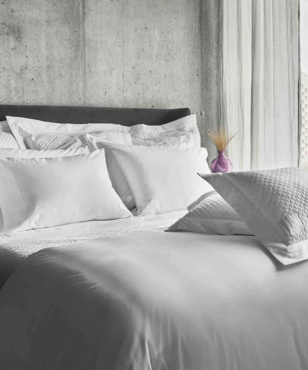 Boutique Hotel Sateen Bedding