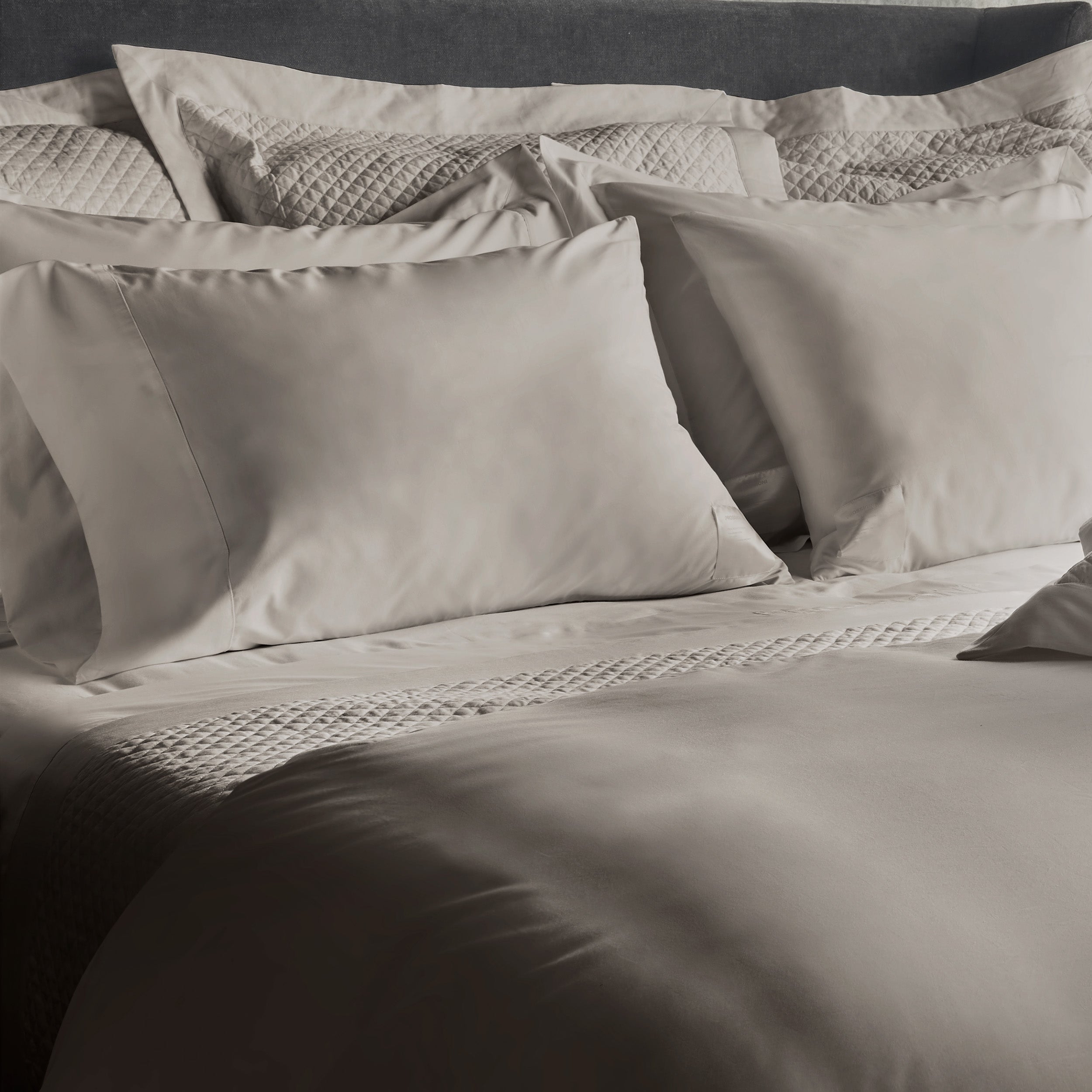 Boutique Hotel Sateen / Twin / Moscato Beige, Boutique Hotel Sateen / Twin XL / Moscato Beige, Boutique Hotel Sateen / Full / Moscato Beige, Boutique Hotel Sateen / Queen / Moscato Beige, Boutique Hotel Sateen / King / Moscato Beige, Boutique Hotel Sateen / Cal King / Moscato Beige, Boutique Hotel Sateen / Split King / Moscato Beige, Boutique Hotel Sateen / King w/st pillowcases / Moscato Beige